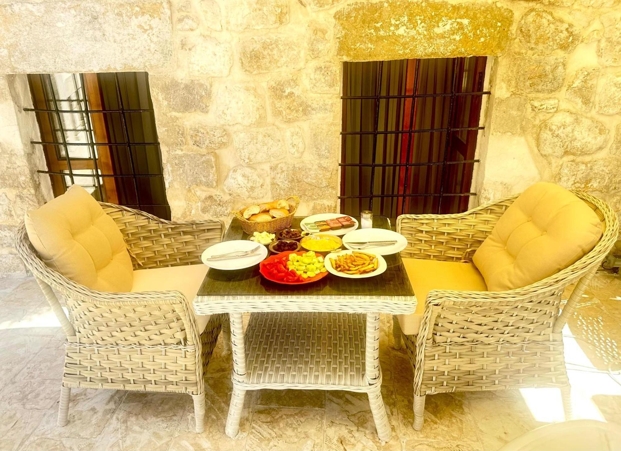 Arev Hotel Мардин Екстериор снимка