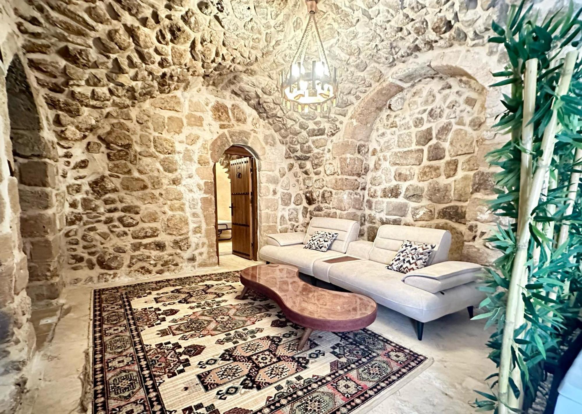Arev Hotel Мардин Екстериор снимка