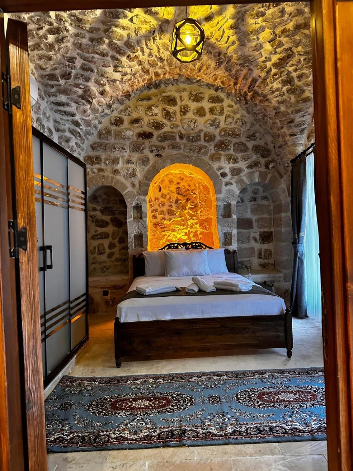 Arev Hotel Мардин Екстериор снимка