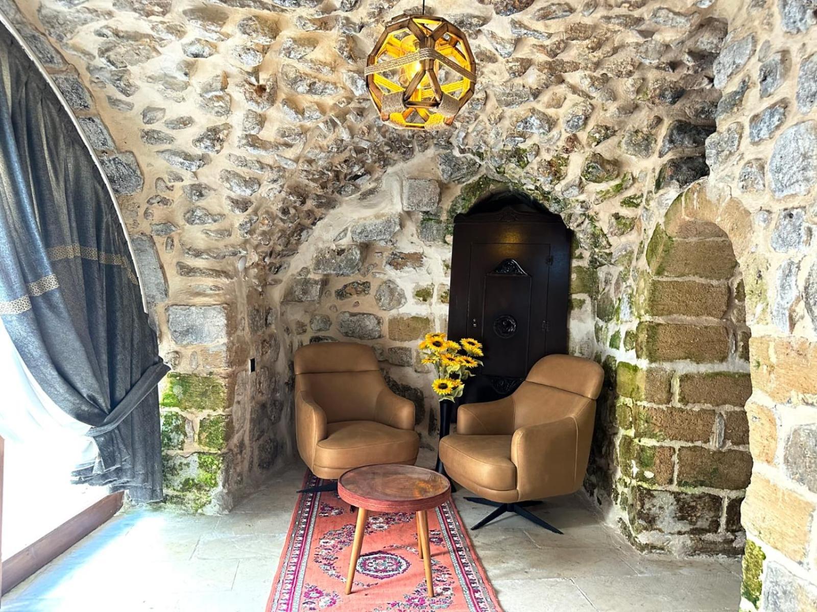Arev Hotel Мардин Екстериор снимка