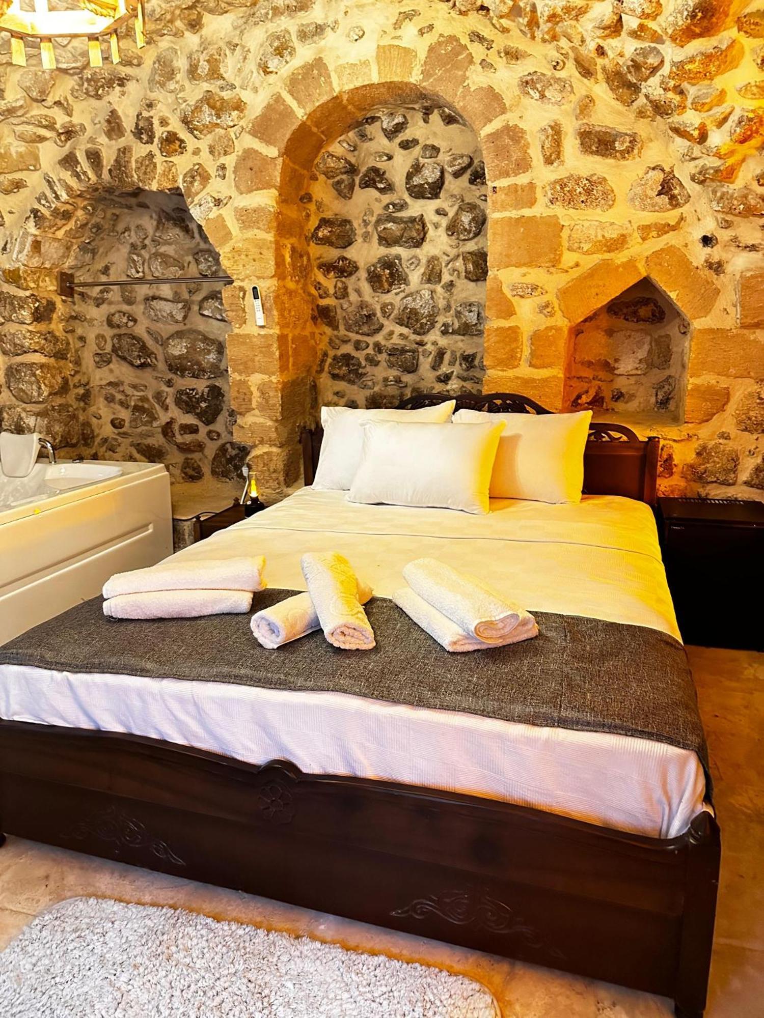 Arev Hotel Мардин Стая снимка